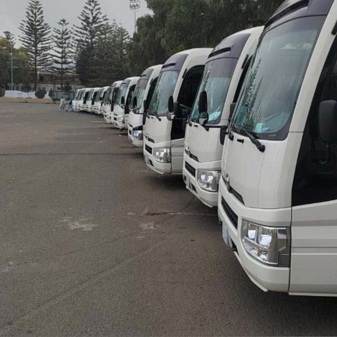 How many hours does the bus ride from Dubai to Riyadh take? image